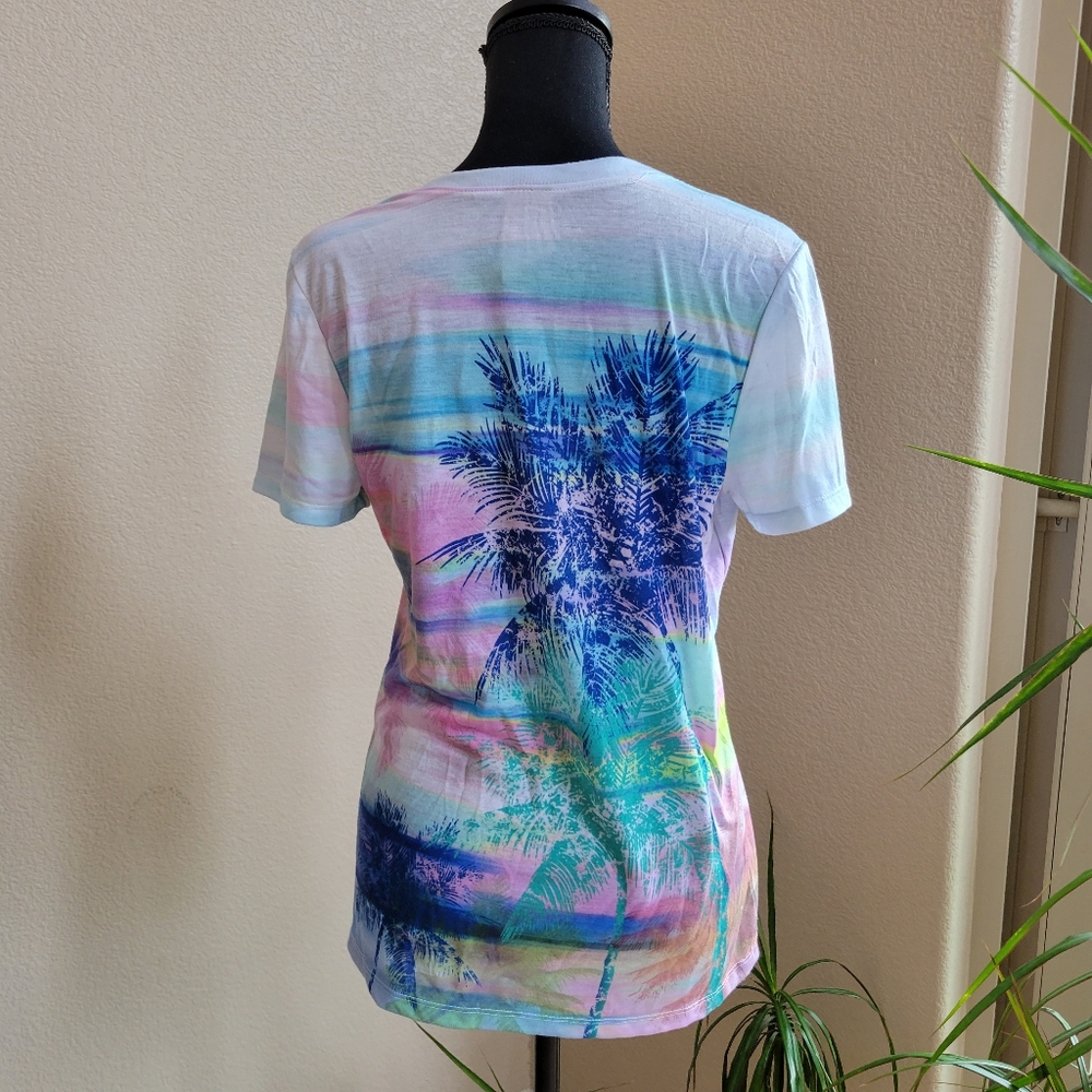 ❣️WHITE STAG Hawiann Beach Palm Tree Ombre Oil Paint V-Neck Short Sleeve T… - Picture 2 of 6